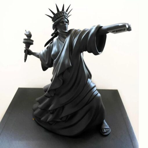 tuong-nu-than-tu-do-pha-cach-1-768×768 Tượng Nữ Thần Tự Do Phong Cách Mới
