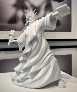 Tượng Nữ Thần Tự Do Phong Cách Mới