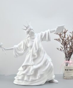 Tượng Nữ Thần Tự Do Phong Cách Mới