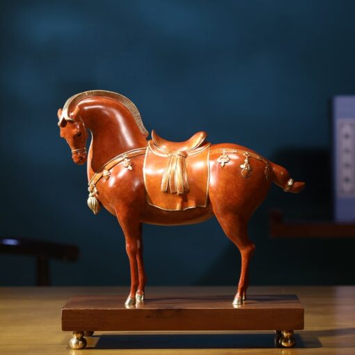 tuong-tuan-ma-tran-uy (2) Tượng Tuấn Mã Trấn Uy