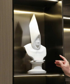 Tượng Sứ Giả Thổ Dân