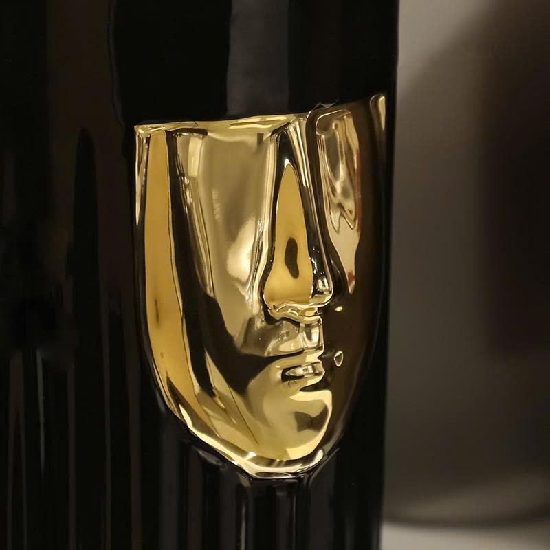 Bình Gốm Diện Mạo Bí Ẩn