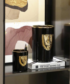 Bình Gốm Diện Mạo Bí Ẩn