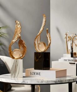 Cánh Lông Vũ Hoàng Kim Tinh Tế