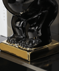 Tượng Bé Phiêu Lưu Trên Không