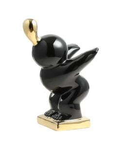 Tượng Bé Phiêu Lưu Trên Không