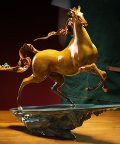 Tượng Chiến Mã Đạp Vân