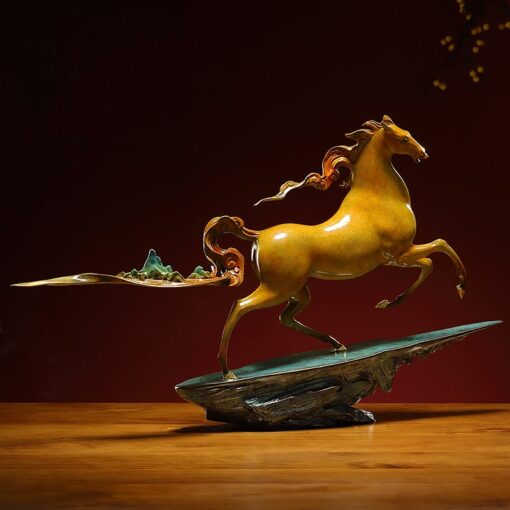 tuong-chien-ma-dap-van (2) Tượng Chiến Mã Đạp Vân