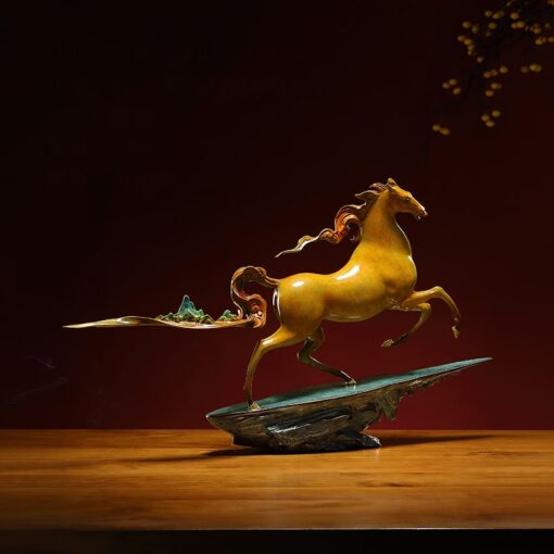 tuong-chien-ma-dap-van (4) Tượng Chiến Mã Đạp Vân