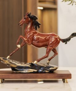 Tượng Tuấn Mã Lướt Gió Thành Công