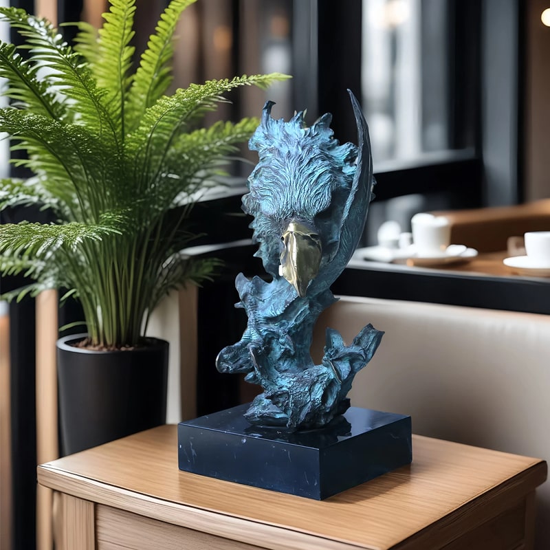 Tượng Đồng Đầu Đại Bàng Uy Phong