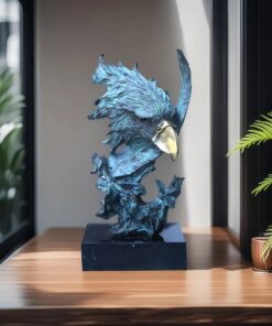 Tượng Đồng Đầu Đại Bàng Uy Phong