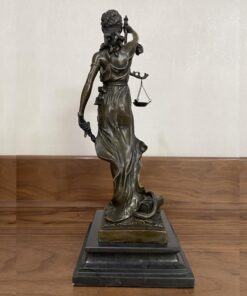 Tượng Nữ Thần Công Lý