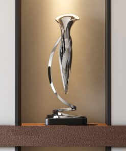 Tác Phẩm Điêu Khắc Kim Loại Trừu Tượng