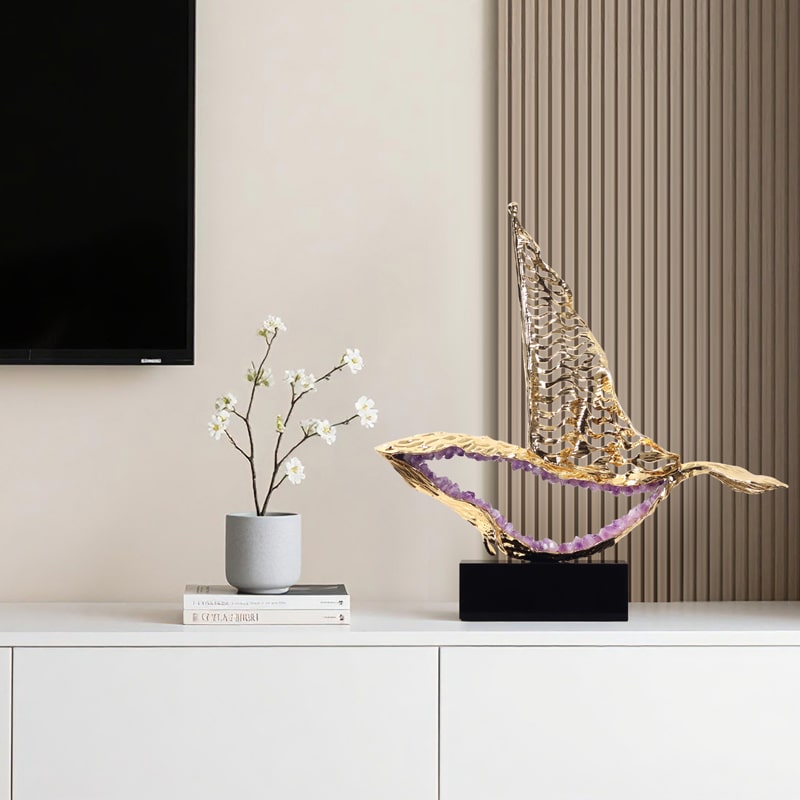 Tượng Cá Voi Vươn Khơi Thịnh Vượng