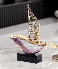 Tượng Cá Voi Vươn Khơi Thịnh Vượng