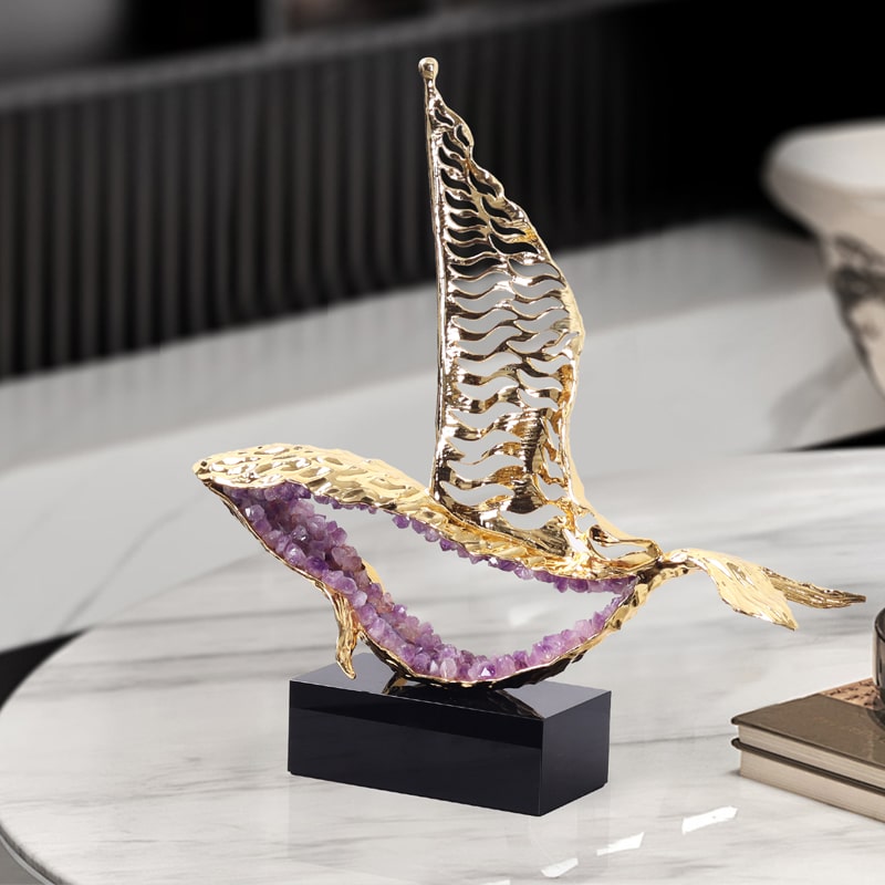 Tượng Cá Voi Vươn Khơi Thịnh Vượng