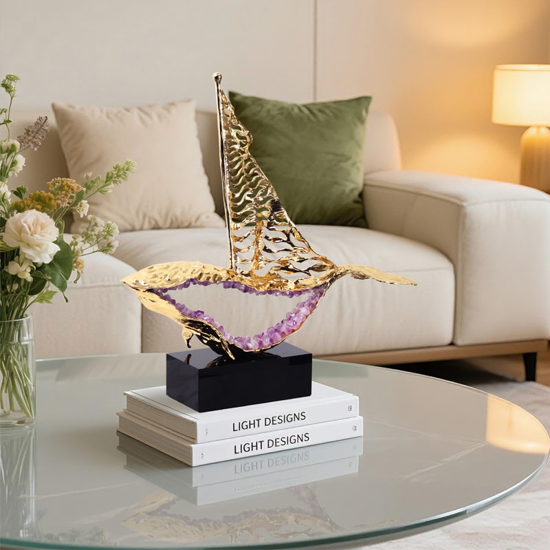 Tượng Cá Voi Vươn Khơi Thịnh Vượng