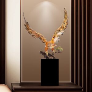 Tượng Đại Bàng Sải Cánh Bay Ngàn Dặm