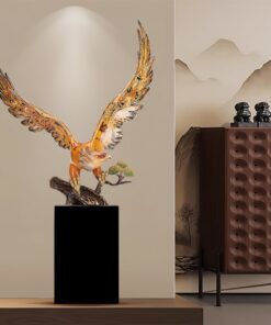 Tượng Đại Bàng Sải Cánh Bay Ngàn Dặm