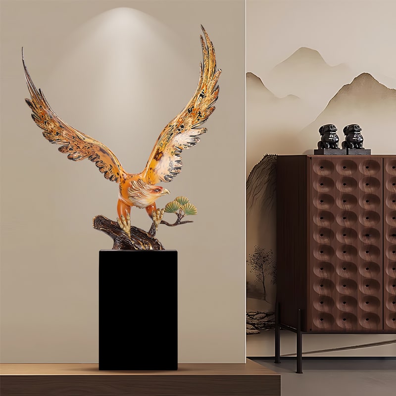 Tượng Đại Bàng Sải Cánh Bay Ngàn Dặm