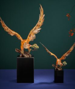 Tượng Đại Bàng Sải Cánh Bay Ngàn Dặm