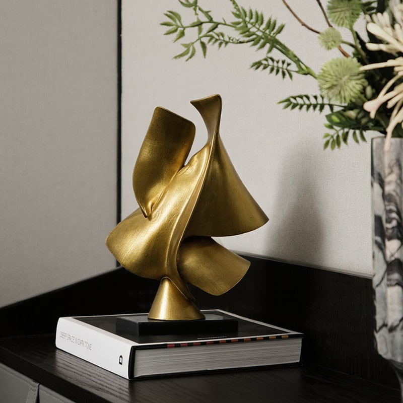 Tượng Nghệ Thuật Để Bàn Cổ Điển