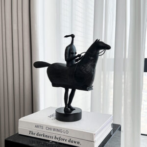 Tượng Kỵ Sĩ Trừu Tượng Nghệ Thuật