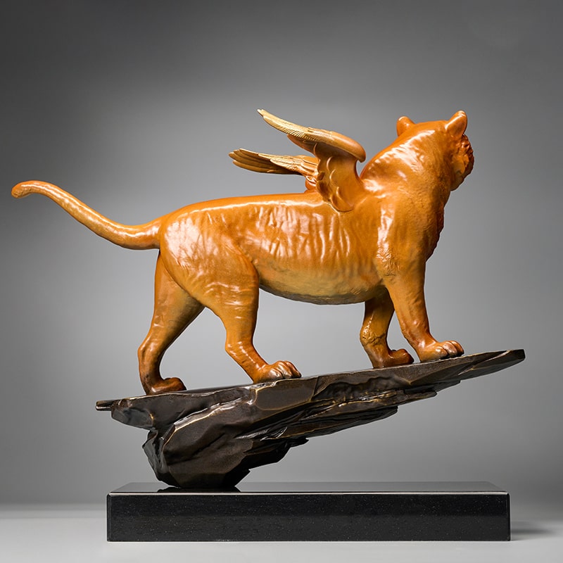 Hổ Phi Thiên Trấn Trạch