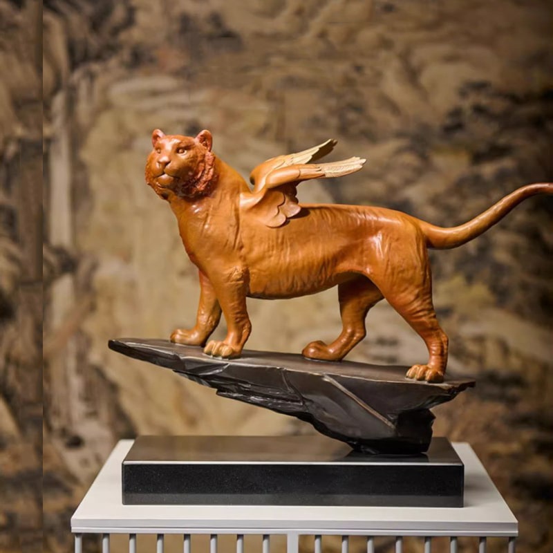 Hổ Phi Thiên Trấn Trạch