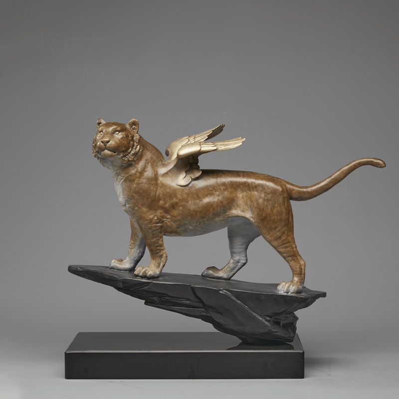 Hổ Phi Thiên Trấn Trạch