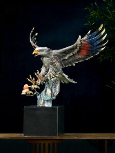 Tượng Đại Bàng Thống Lĩnh Bầu Trời