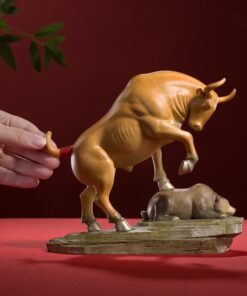 Tượng Nghệ Thuật Cuộc Chiến Bò Và Gấu