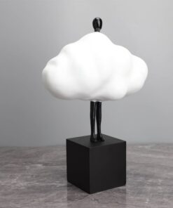 Tượng Cô Gái Mây Trắng