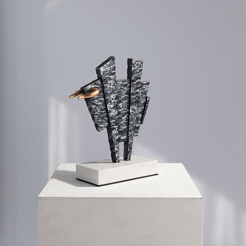 Tượng Linh Ngưu Hình Khối Trừu Tượng