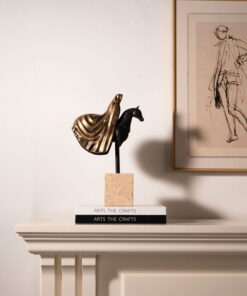 Tượng Ngựa Uy Phong Trừu Tượng