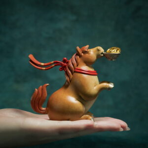 Ngựa May Mắn Ngậm Vàng Decor Taplo Ô Tô - Công Decor