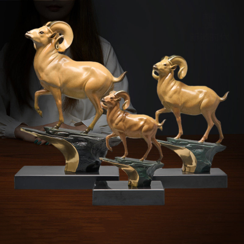 Tượng Dê Vượt Đỉnh Thành Công