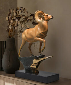 Tượng Dê Vượt Đỉnh Thành Công