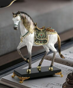 Tượng Ngựa Hoàng Gia Kim Ngọc