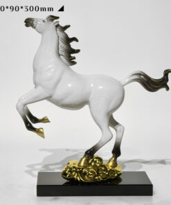 Tượng Ngựa Lướt Mây