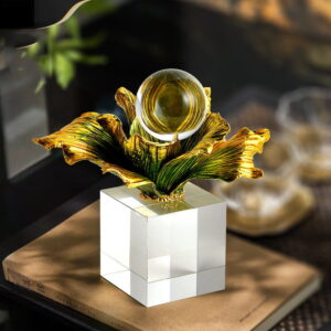 Tượng Quả Cầu Pha Lê Sang Trọng - Công Decor