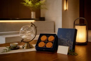 Quà Trung thu cho đối tác kết hợp đồng hồ cát và bánh trà